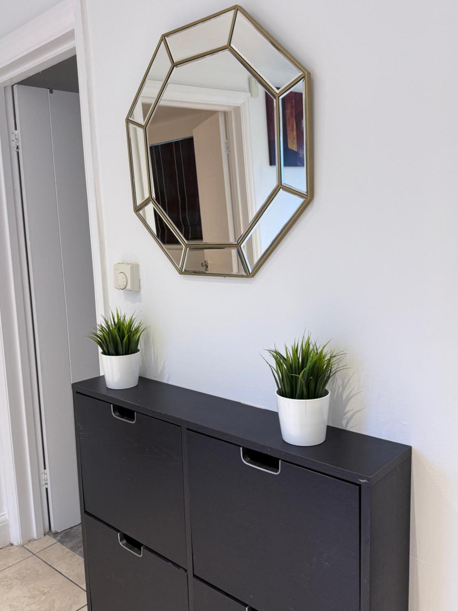 הונסלו Cosy Guest Suite, West London מראה חיצוני תמונה